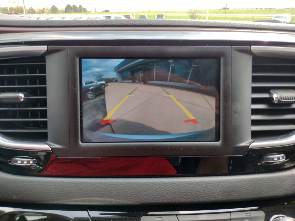 Used 2023 Chrysler Voyager LX FWD image 4