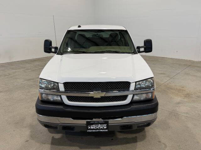 Used 2004 Chevrolet Silverado 2500 LS w/ Heavy-Duty Power Package AWD/4WD image 4