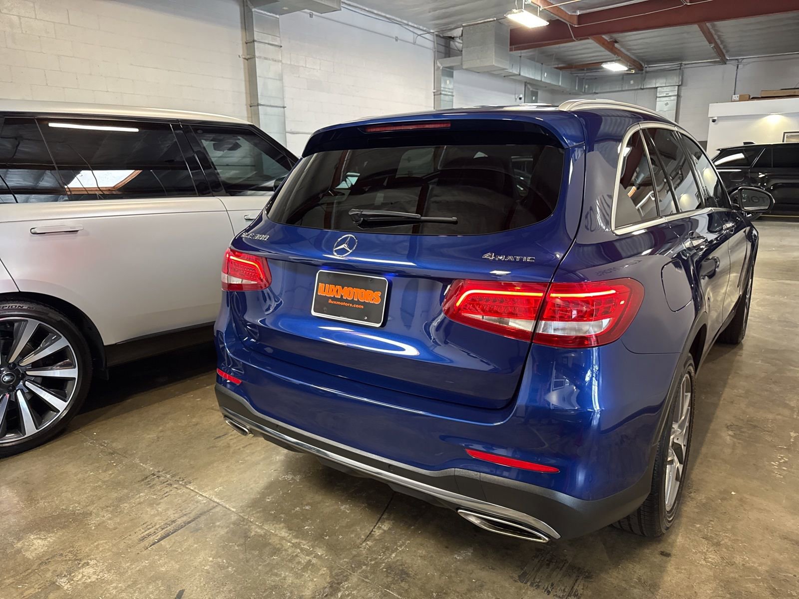 Used 2017 Mercedes-Benz GLC 300 4MATIC image 9