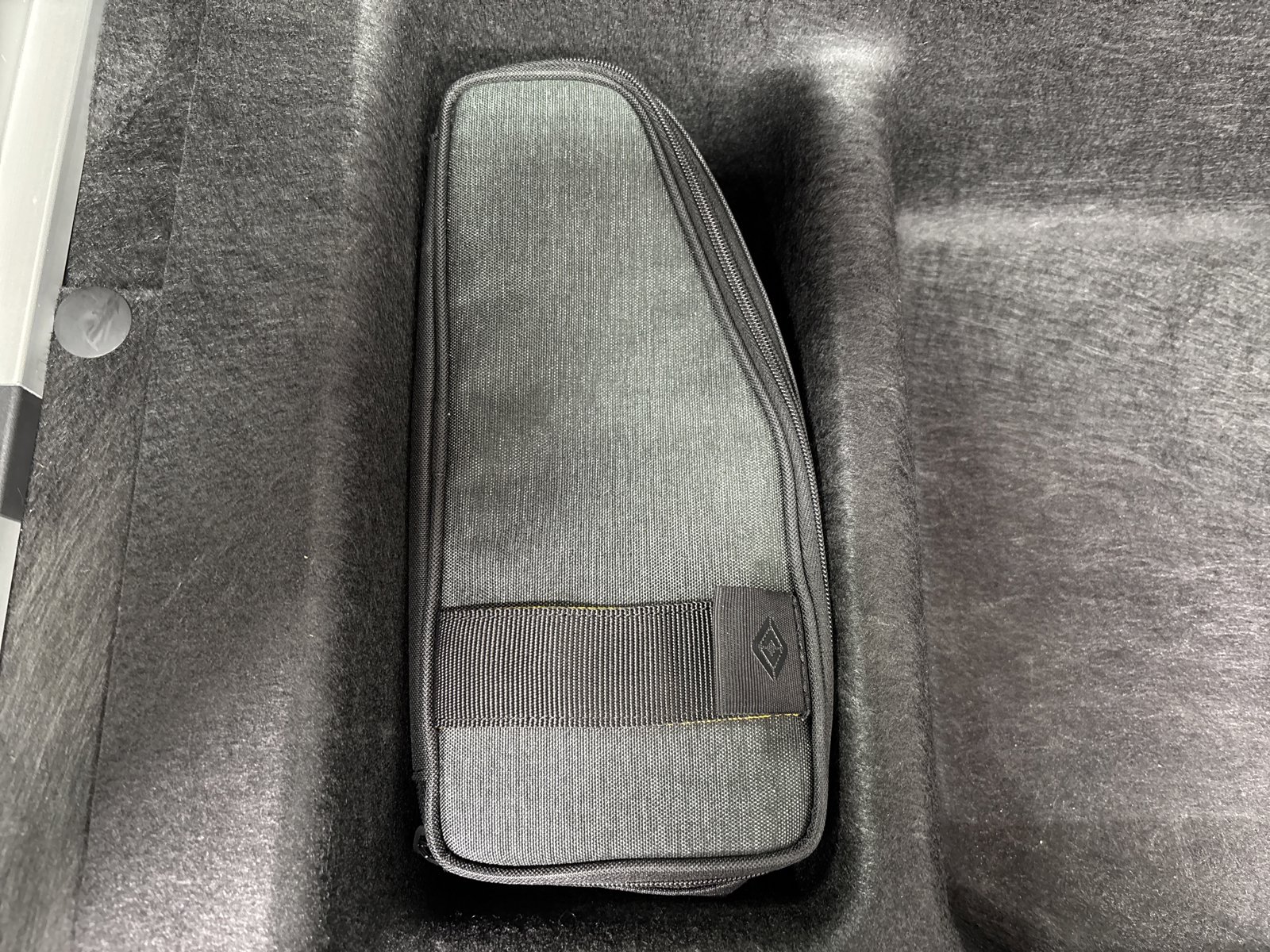 Used 2024 Rivian R1S Adventure image 34