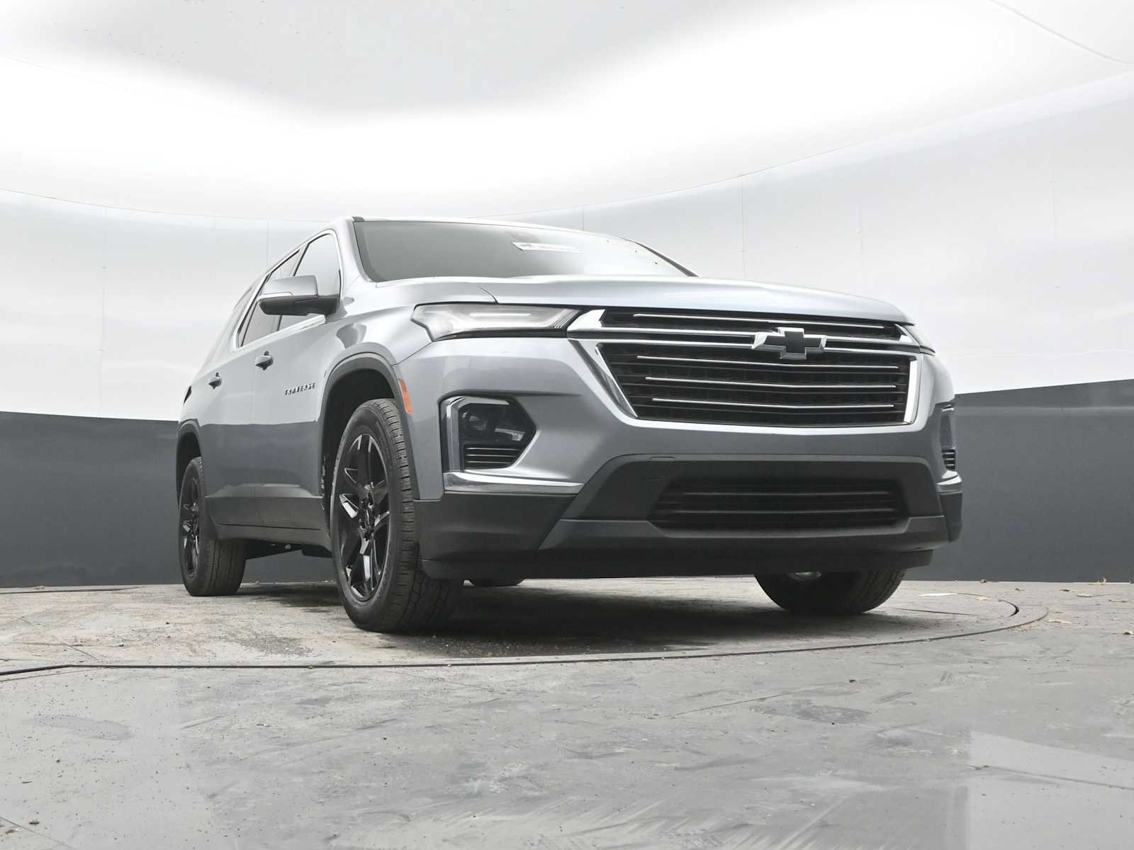 Used 2023 Chevrolet Traverse LT FWD image 27