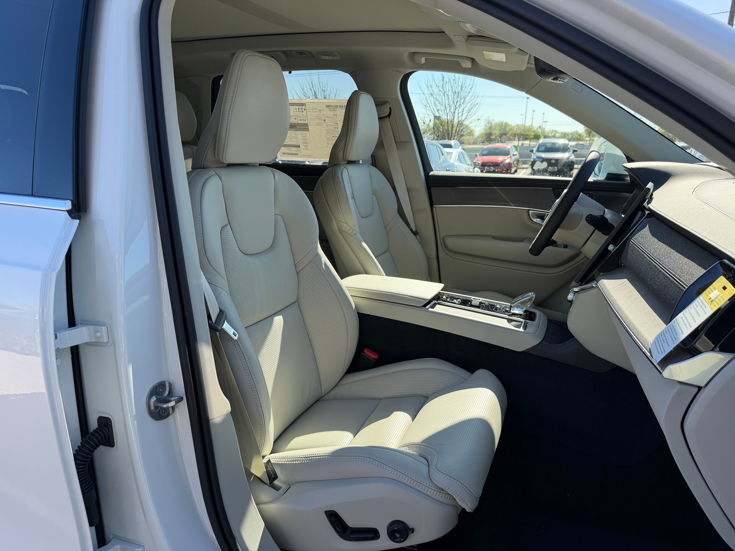 New 2026 Volvo XC90 B6 Ultra w/ Protection Package AWD/4WD image 8