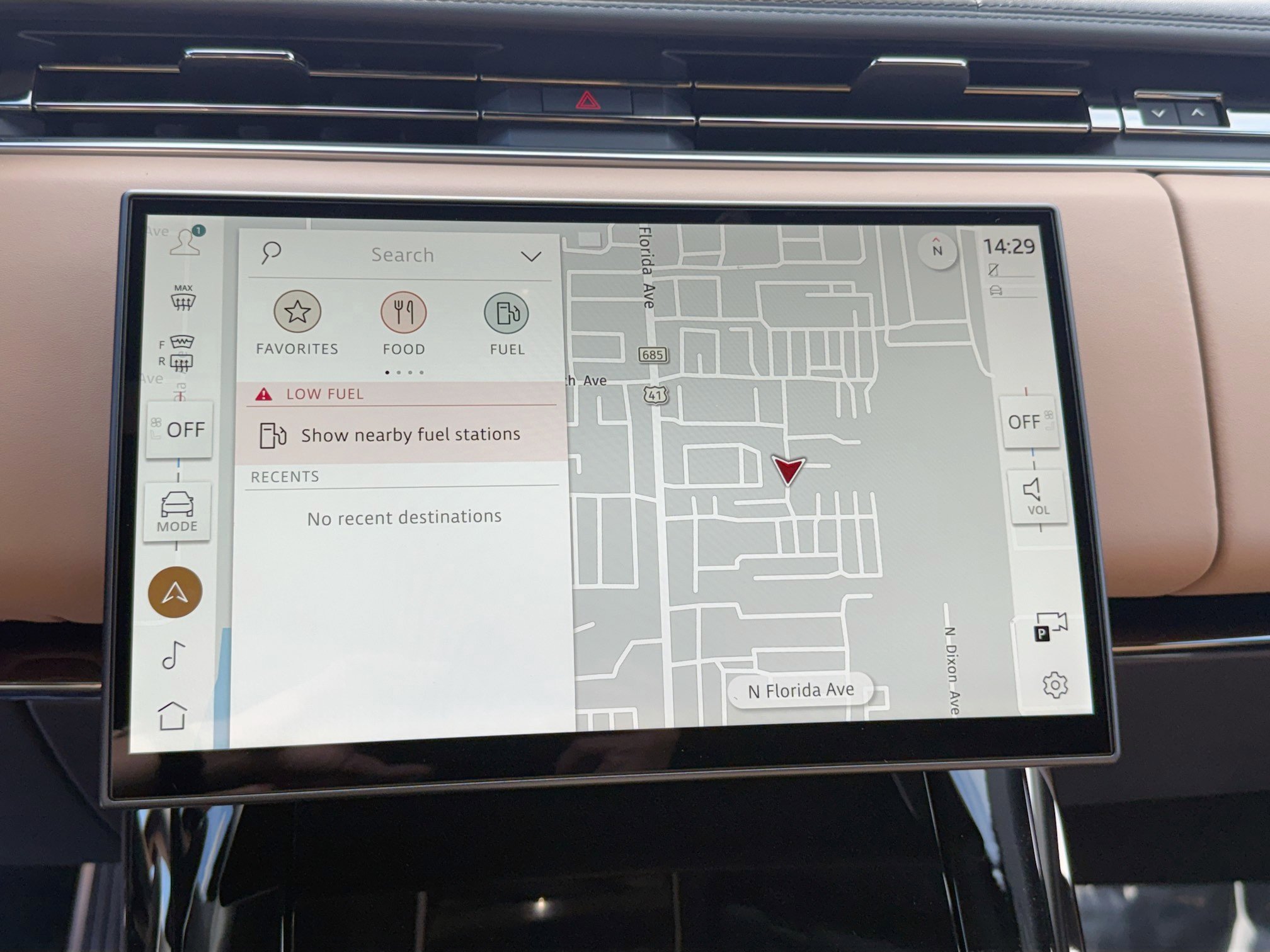 New 2026 Land Rover Range Rover Sport Dynamic SE image 32