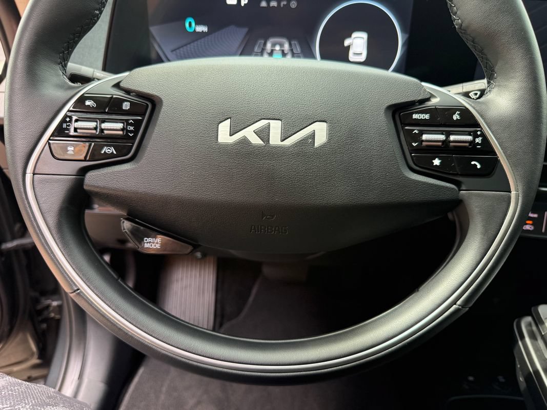Used 2024 Kia EV6 Light AWD/4WD image 31