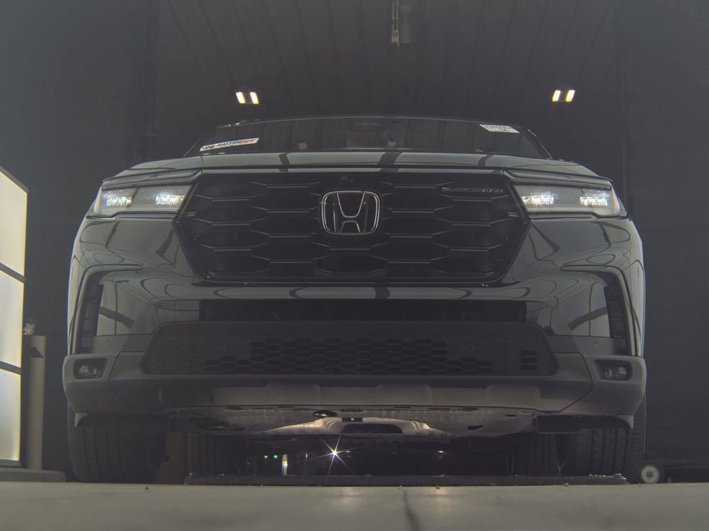 Used 2025 Honda Pilot Black Edition image 4