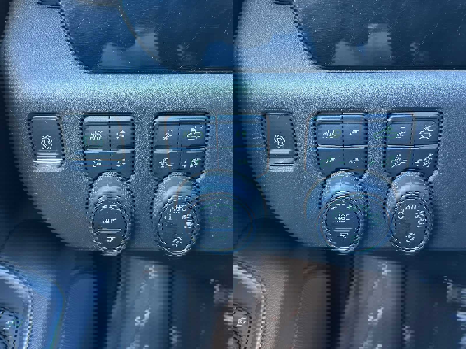 Used 2022 Chevrolet Silverado 1500 LT w/ Diesel Off-Road Package image 31