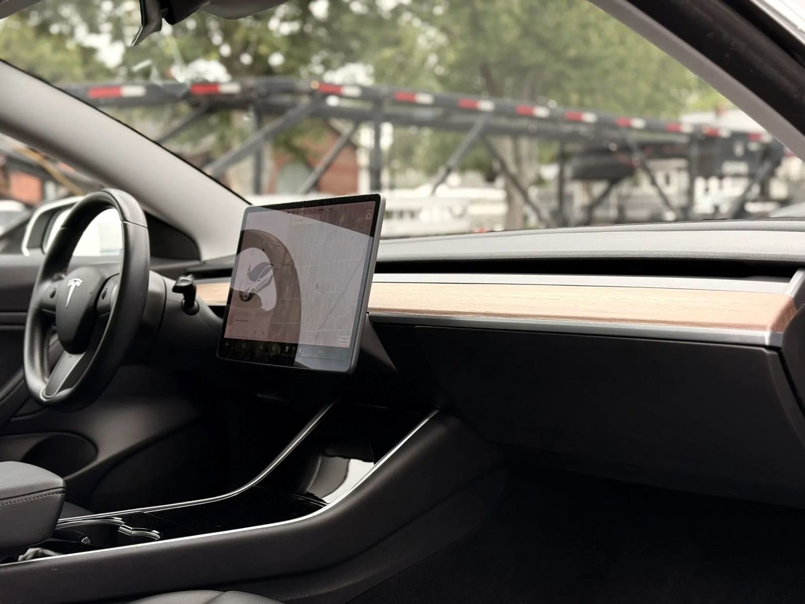 Used 2019 Tesla Model 3 Standard Range Plus image 12