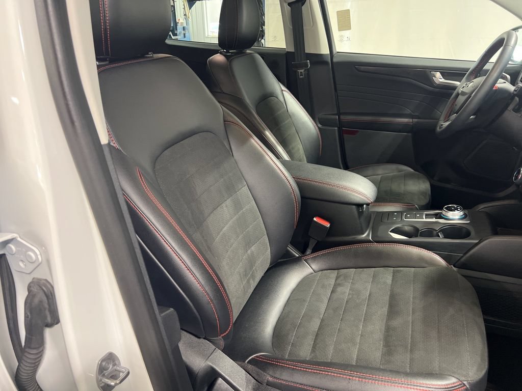 Used 2022 Ford Escape SEL w/ SEL Stealth AWD Package image 22