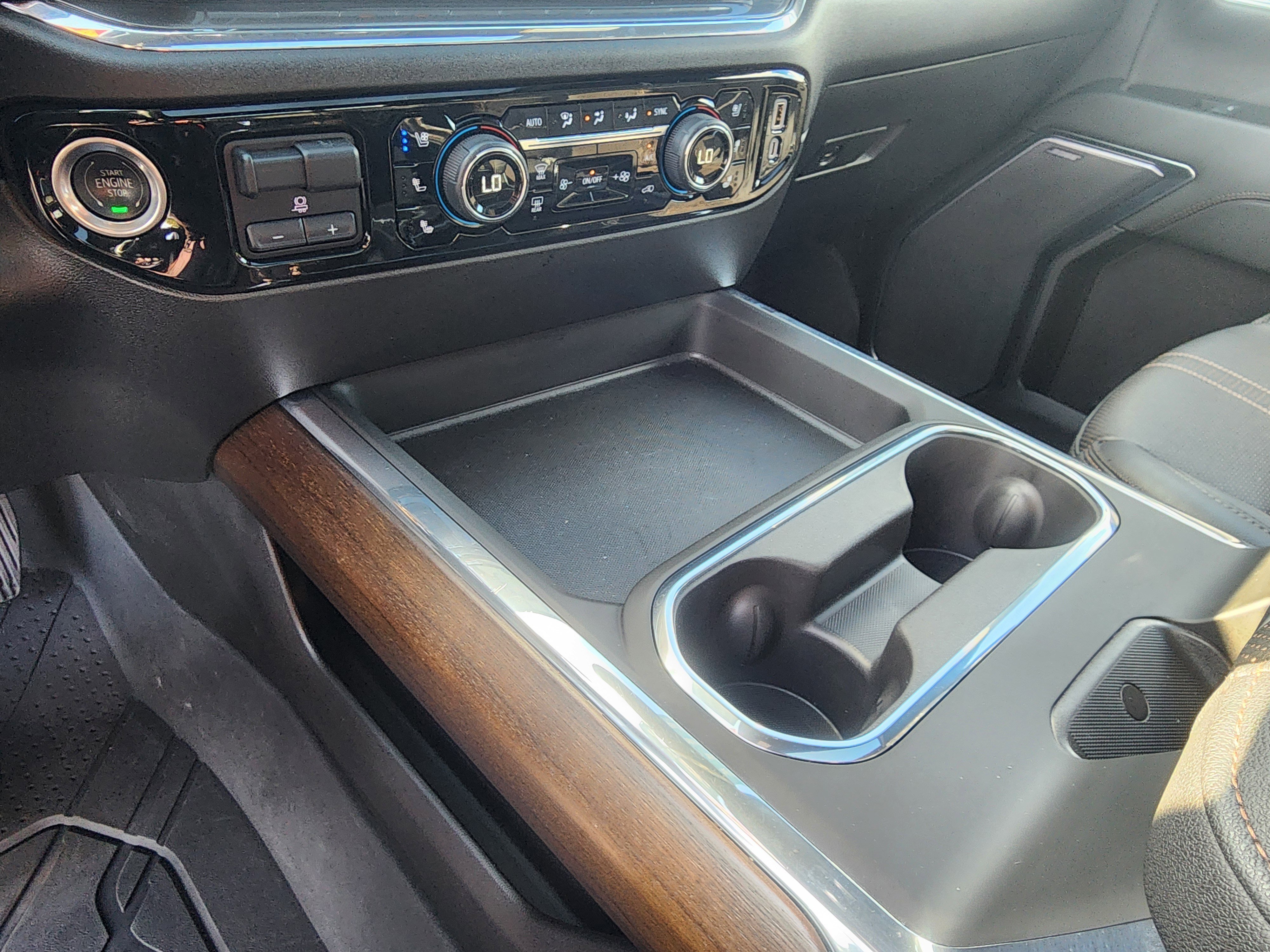 Used 2024 Chevrolet Silverado 2500 High Country w/ High Country Premium Package image 36