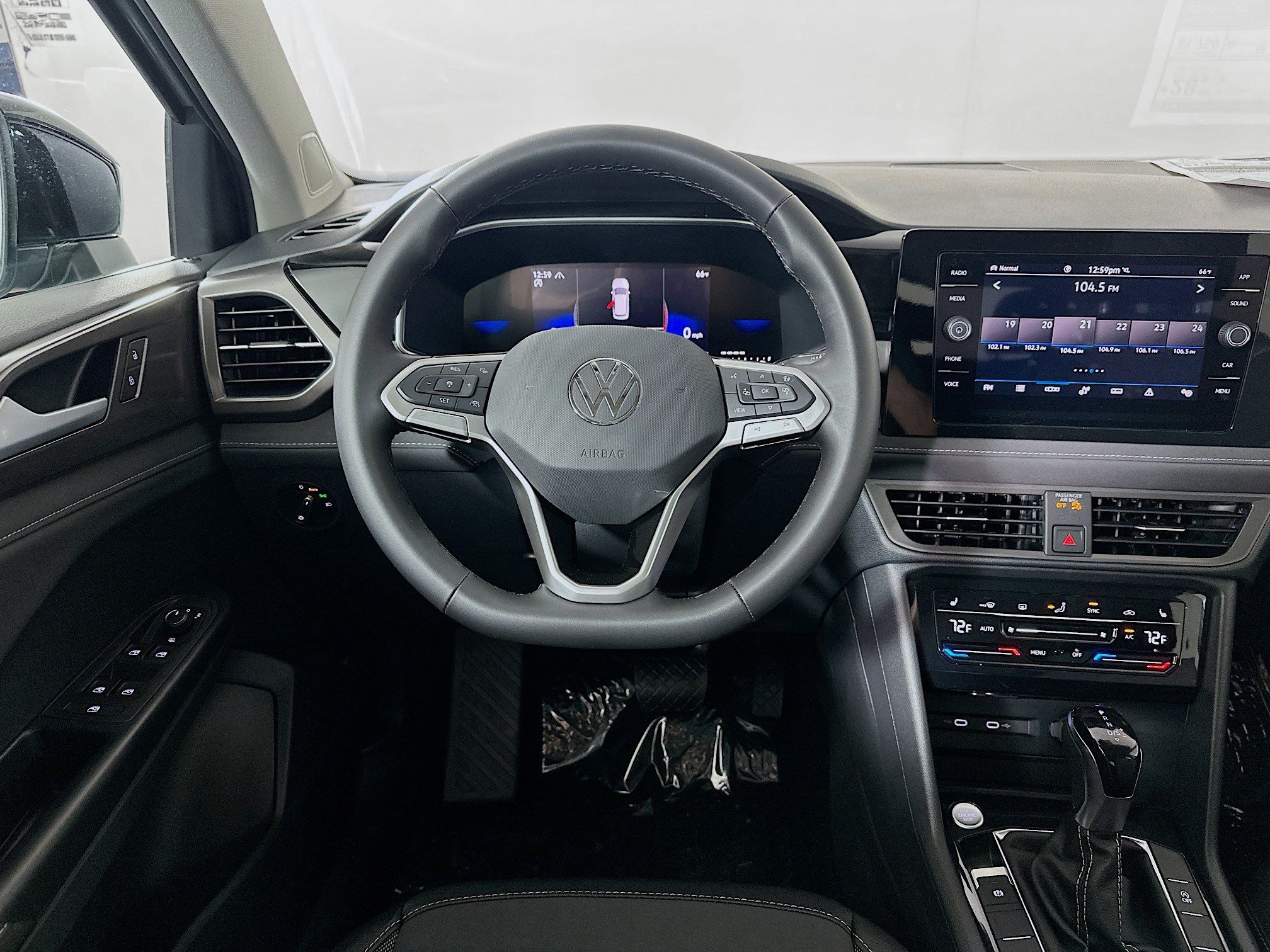 New 2026 Volkswagen Taos SE AWD/4WD image 21