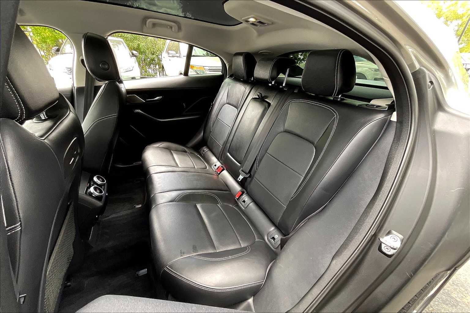 Used 2020 Jaguar I-PACE SE image 28