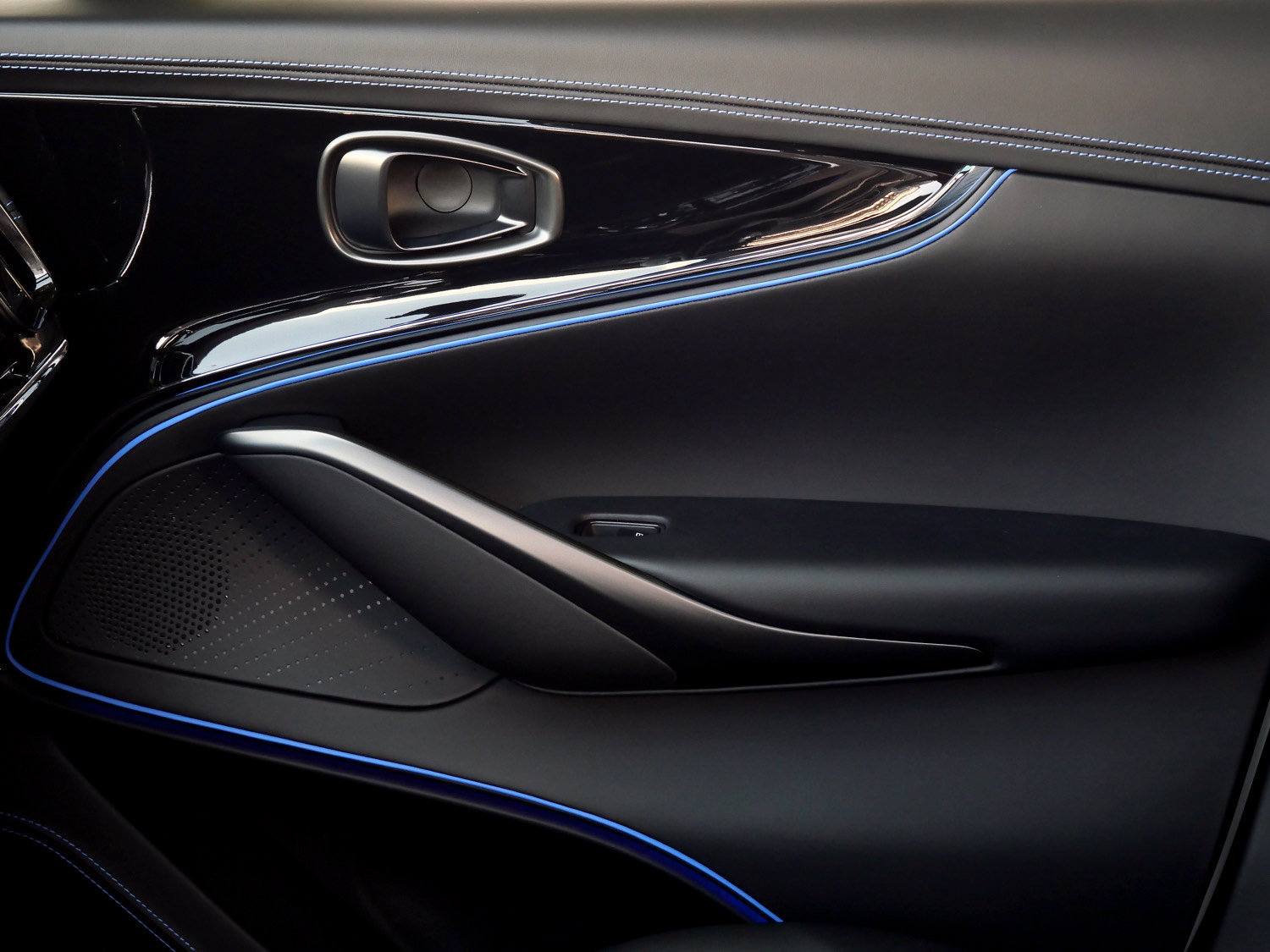 New 2026 Aston Martin DBX 707 AWD/4WD image 19