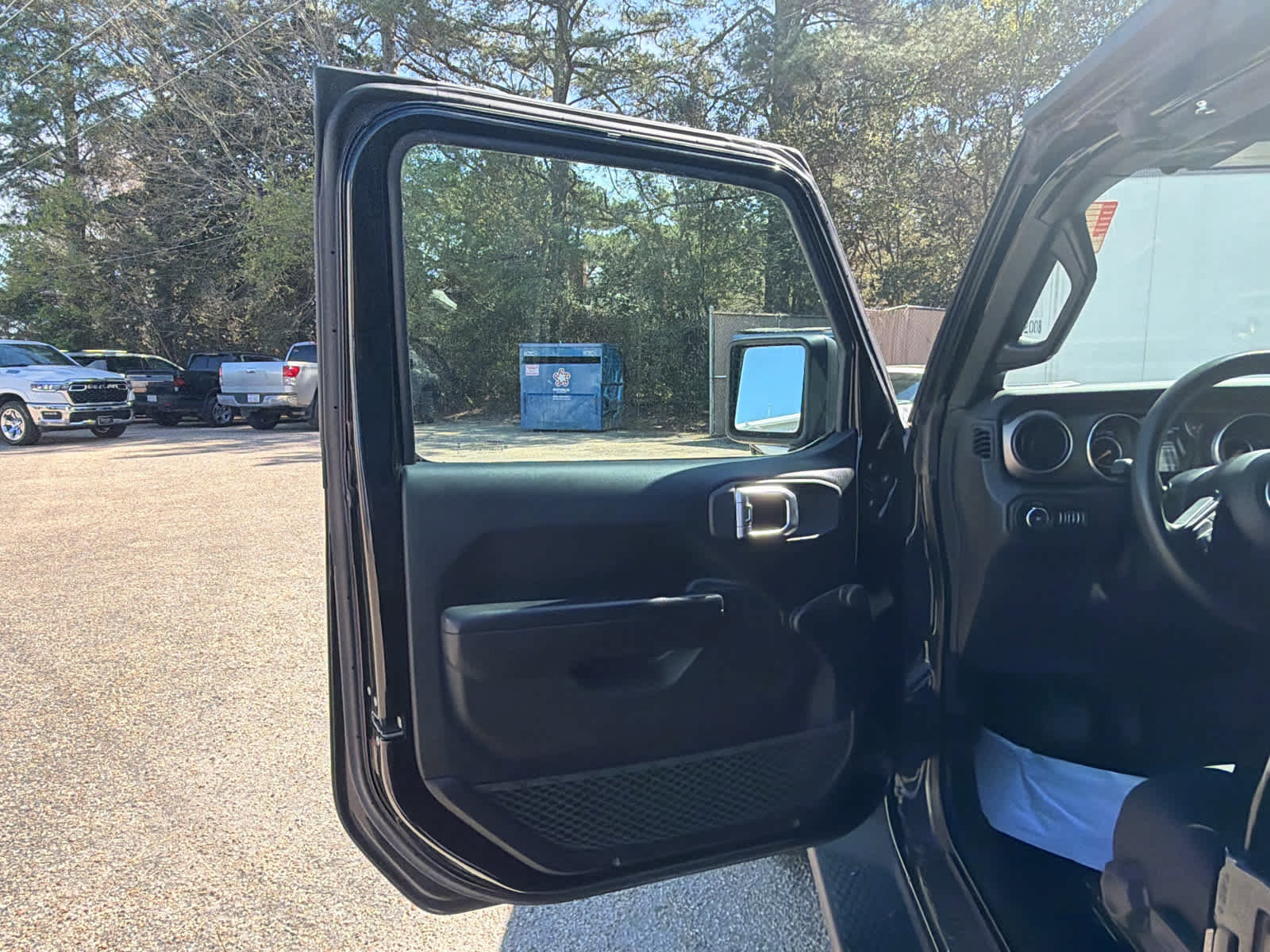 Used 2018 Jeep Wrangler Unlimited Sport image 17