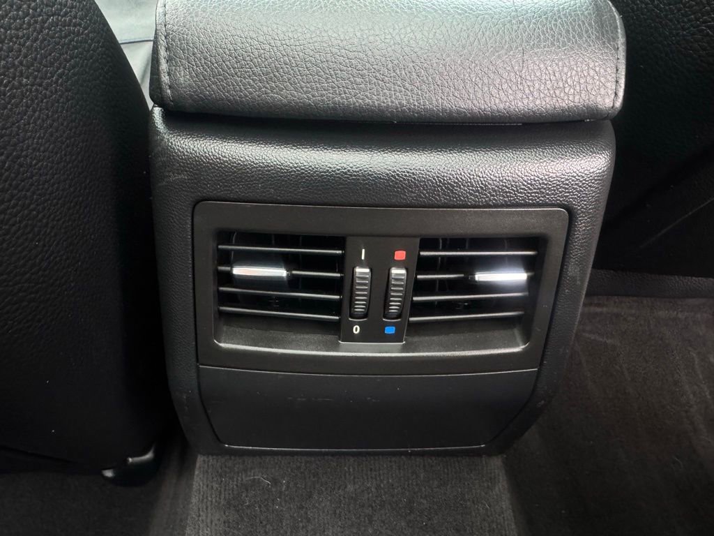 Used 2011 BMW 328i xDrive Wagon image 19