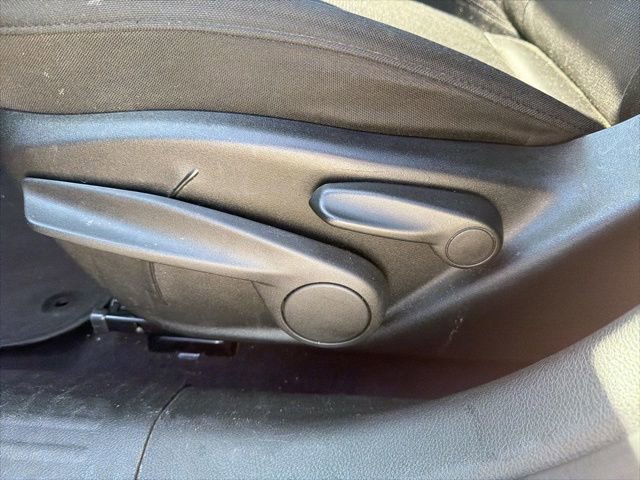 Used 2016 Jeep Renegade Latitude FWD image 19