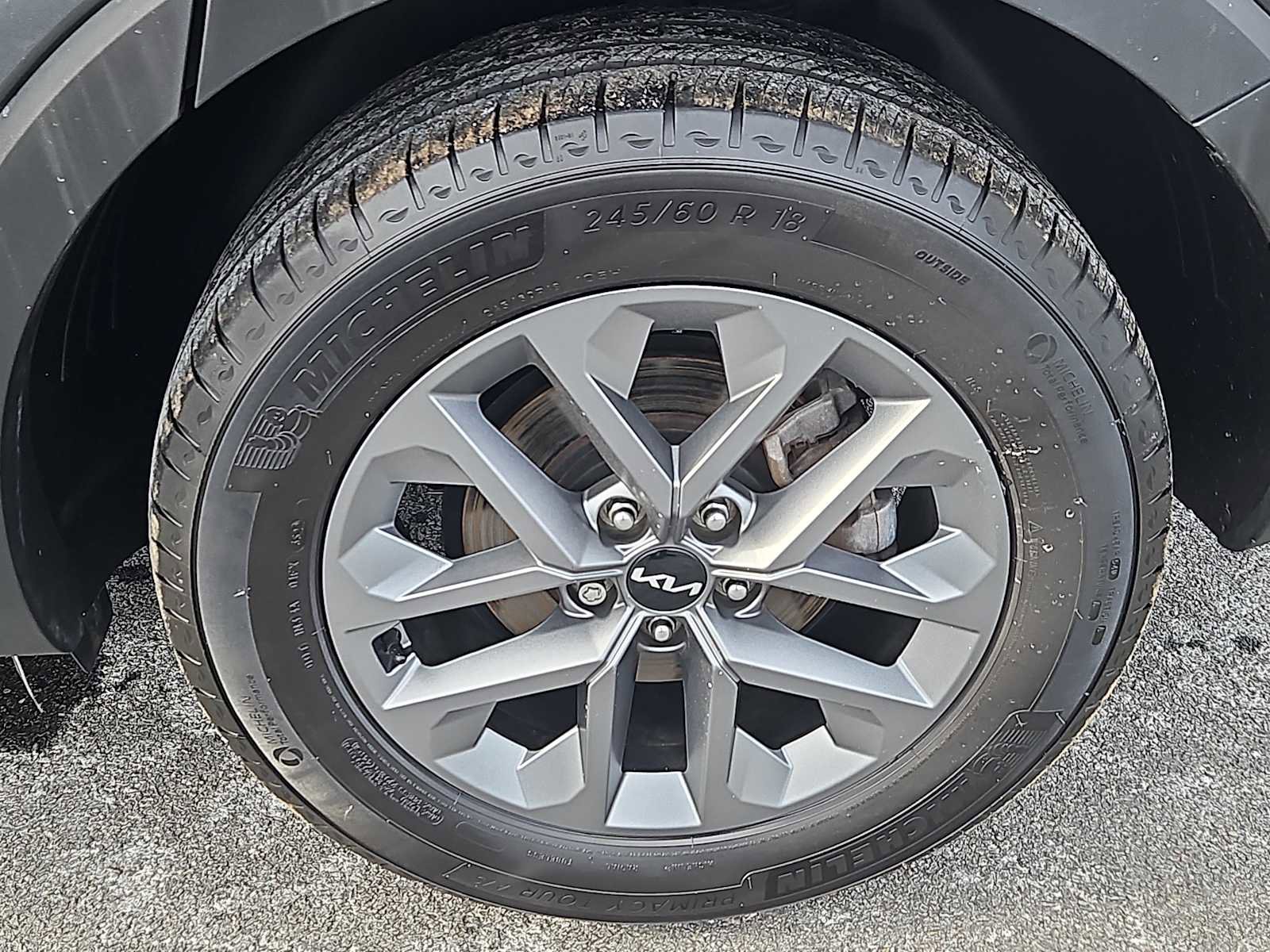 Certified 2024 Kia Telluride LX image 7