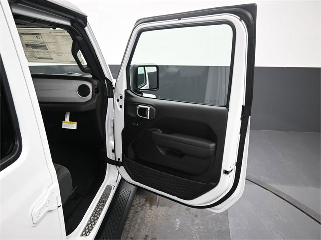 Used 2024 Jeep Gladiator Sport image 18