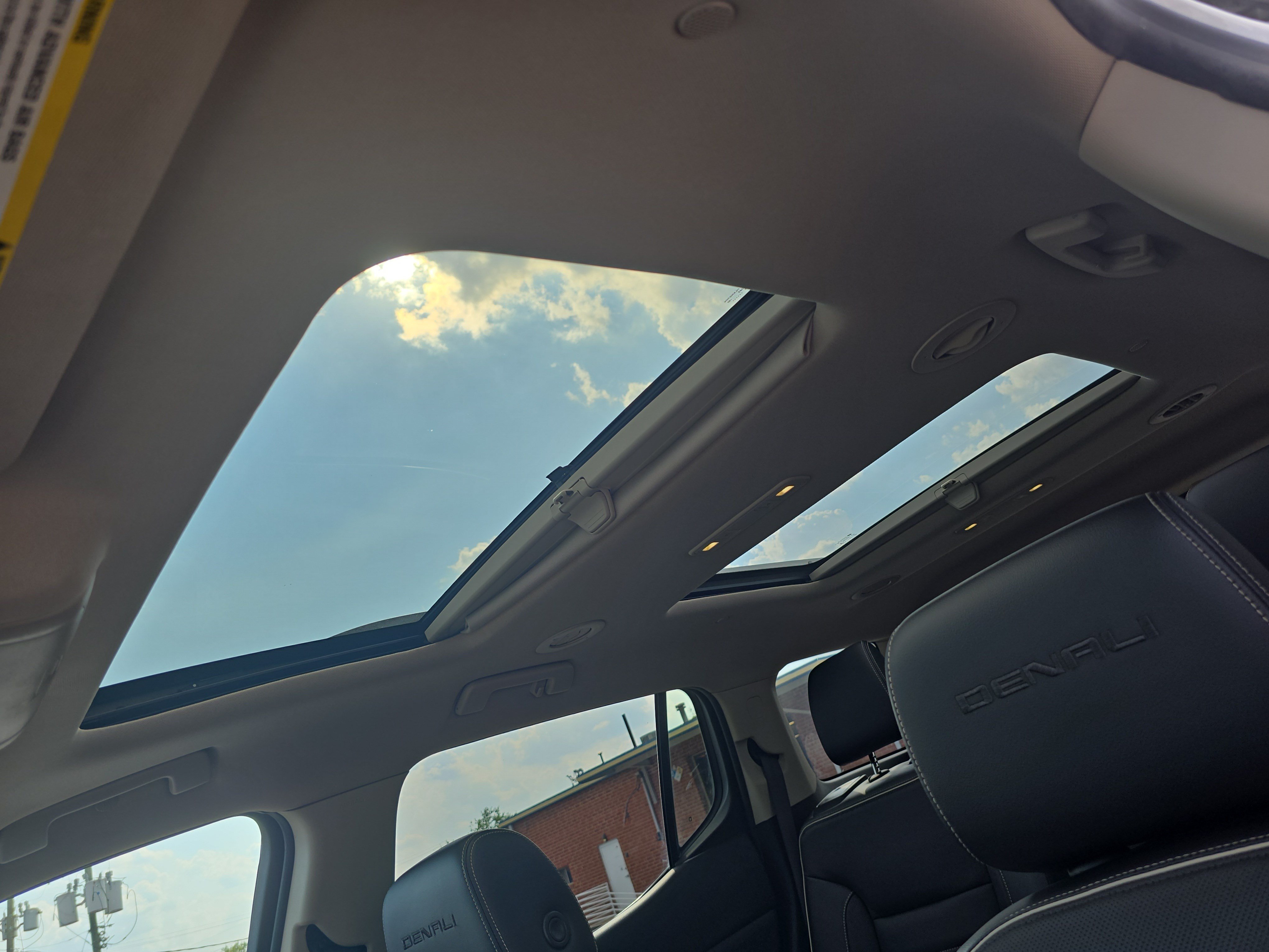 Used 2017 GMC Acadia Denali w/ Technology Package FWD image 30
