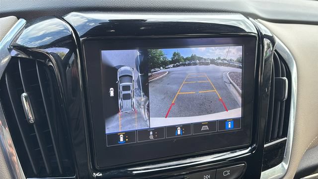 Used 2022 Chevrolet Traverse Premier FWD image 25