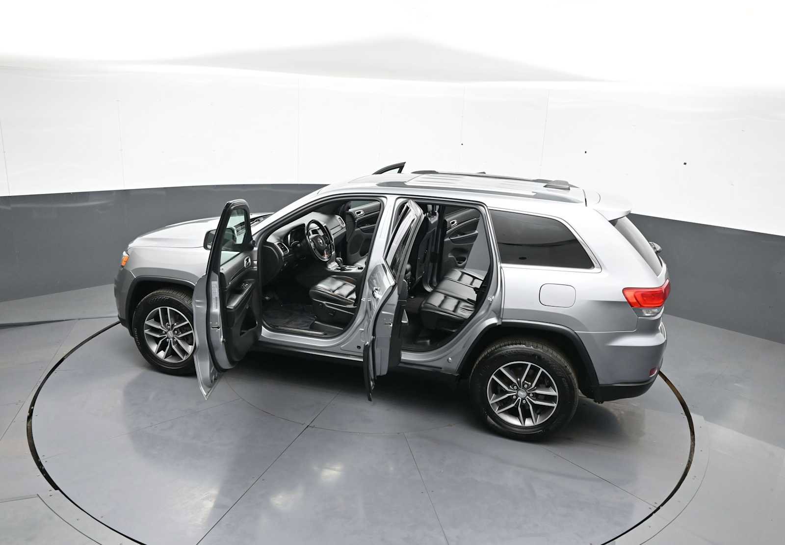 Used 2018 Jeep Grand Cherokee Limited AWD/4WD image 44