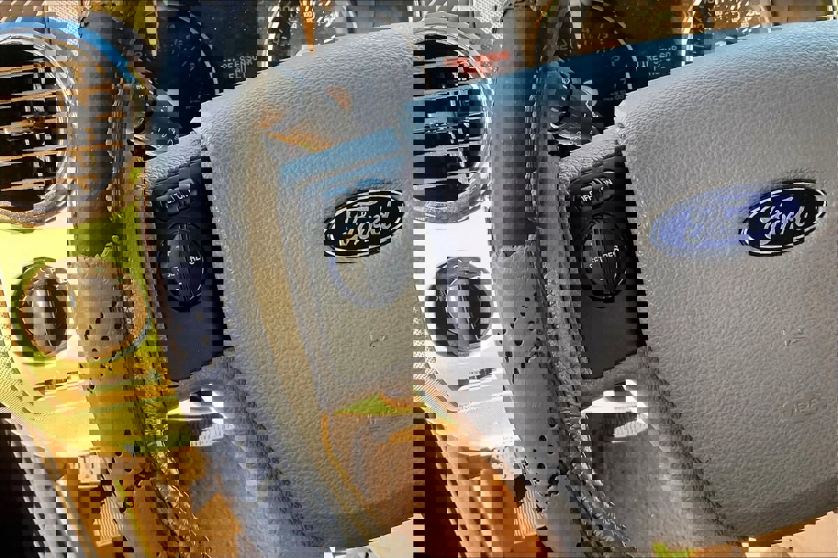 Used 2006 Ford Explorer XLT RWD image 18