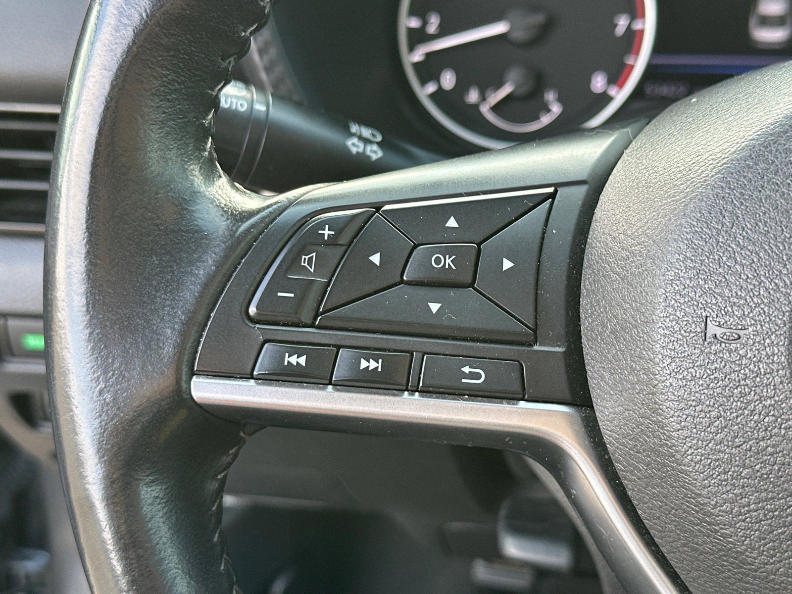 Certified 2022 Nissan Sentra SV image 25