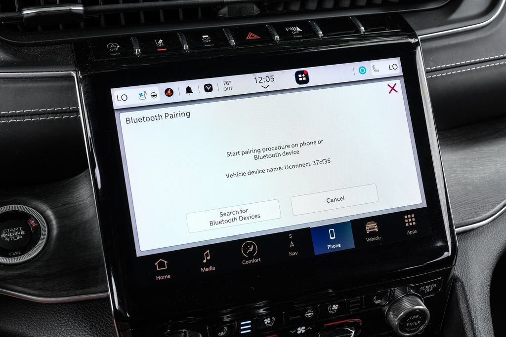 Used 2022 Jeep Grand Cherokee Overland w/ Luxury Tech Group IV AWD/4WD image 45