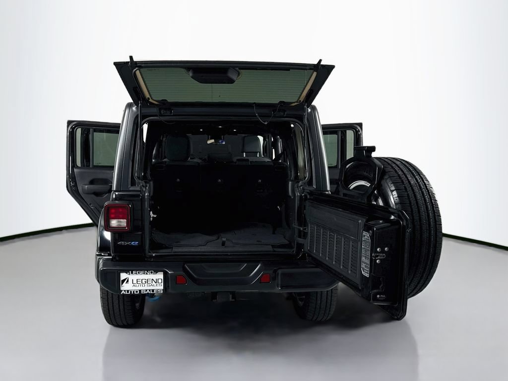 Used 2024 Jeep Wrangler Unlimited w/ Convenience Group AWD/4WD image 21