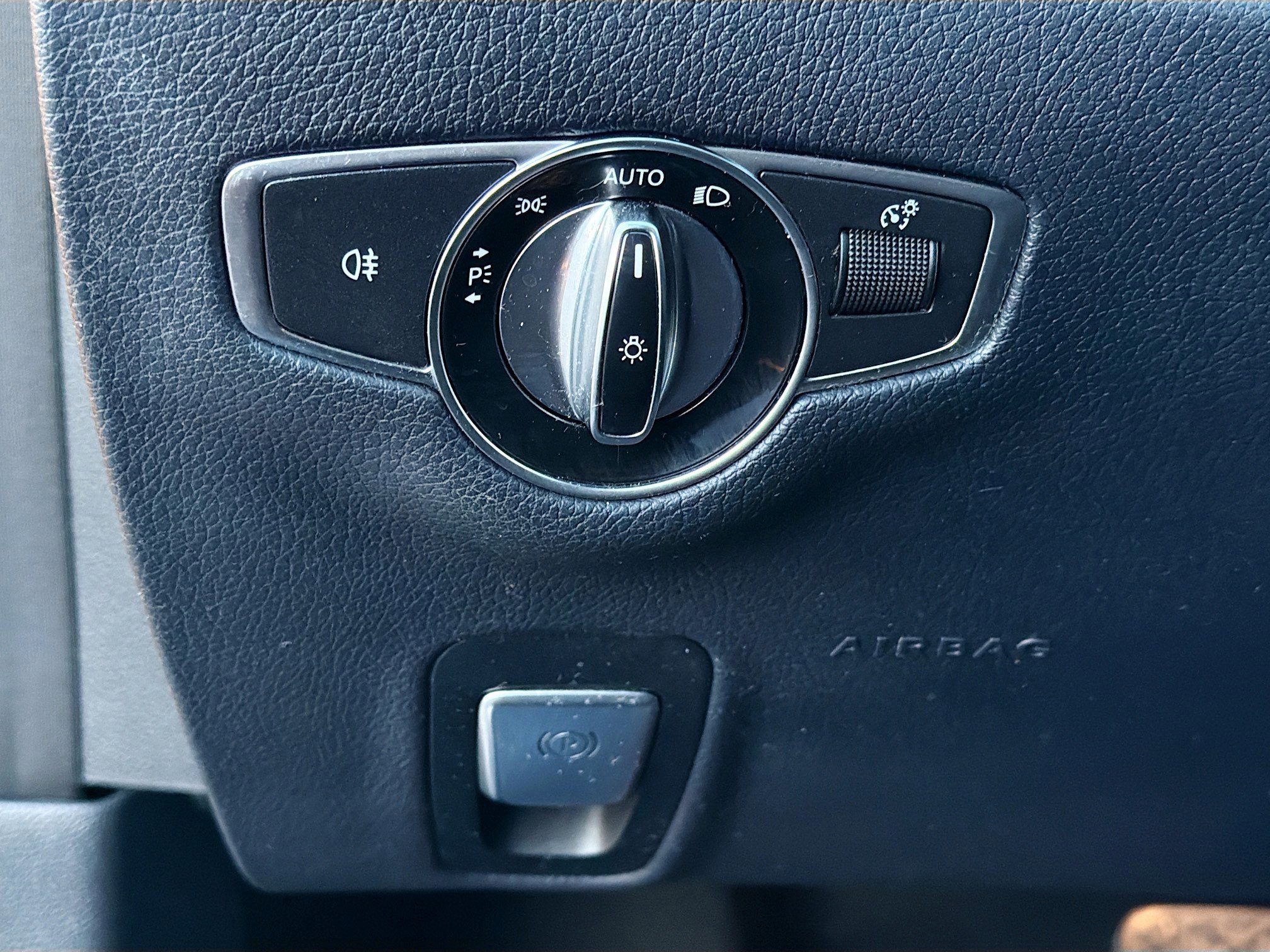 Used 2018 Mercedes-Benz E 300 image 35