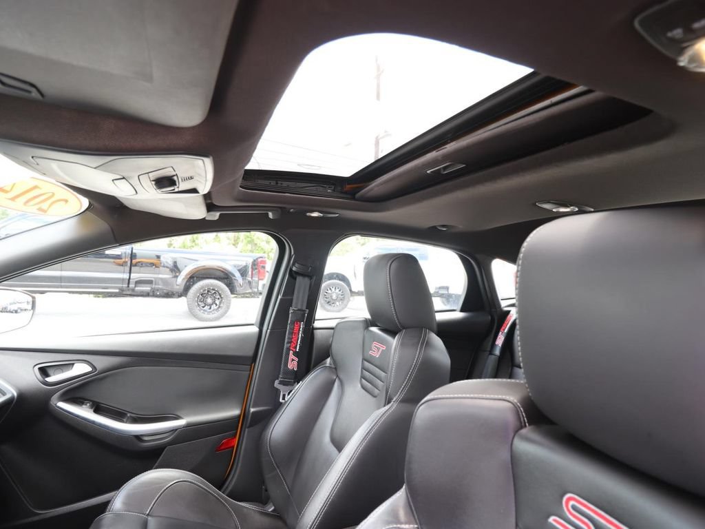 Used 2014 Ford Focus ST w/ Equipment Group 202A FWD image 4