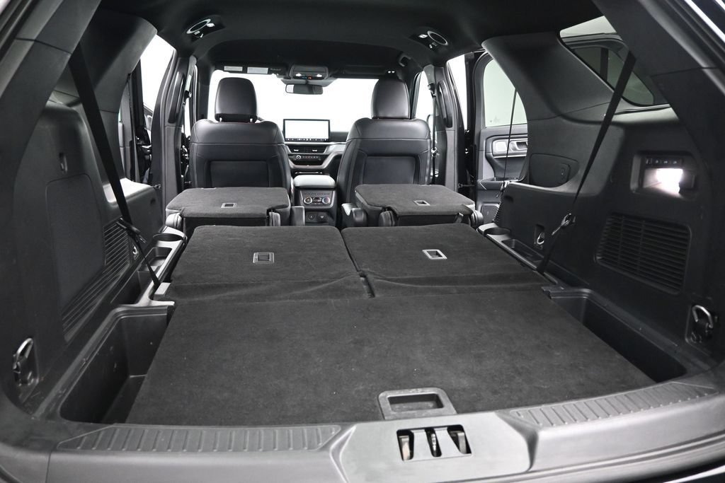 Used 2025 Ford Explorer ST RWD image 25