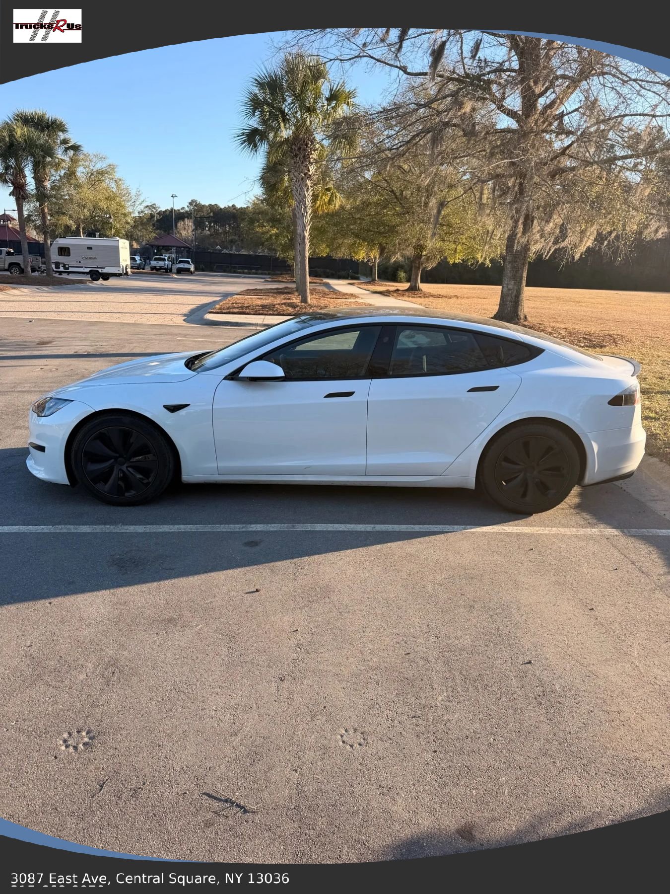 Used 2021 Tesla Model S Plaid image 3