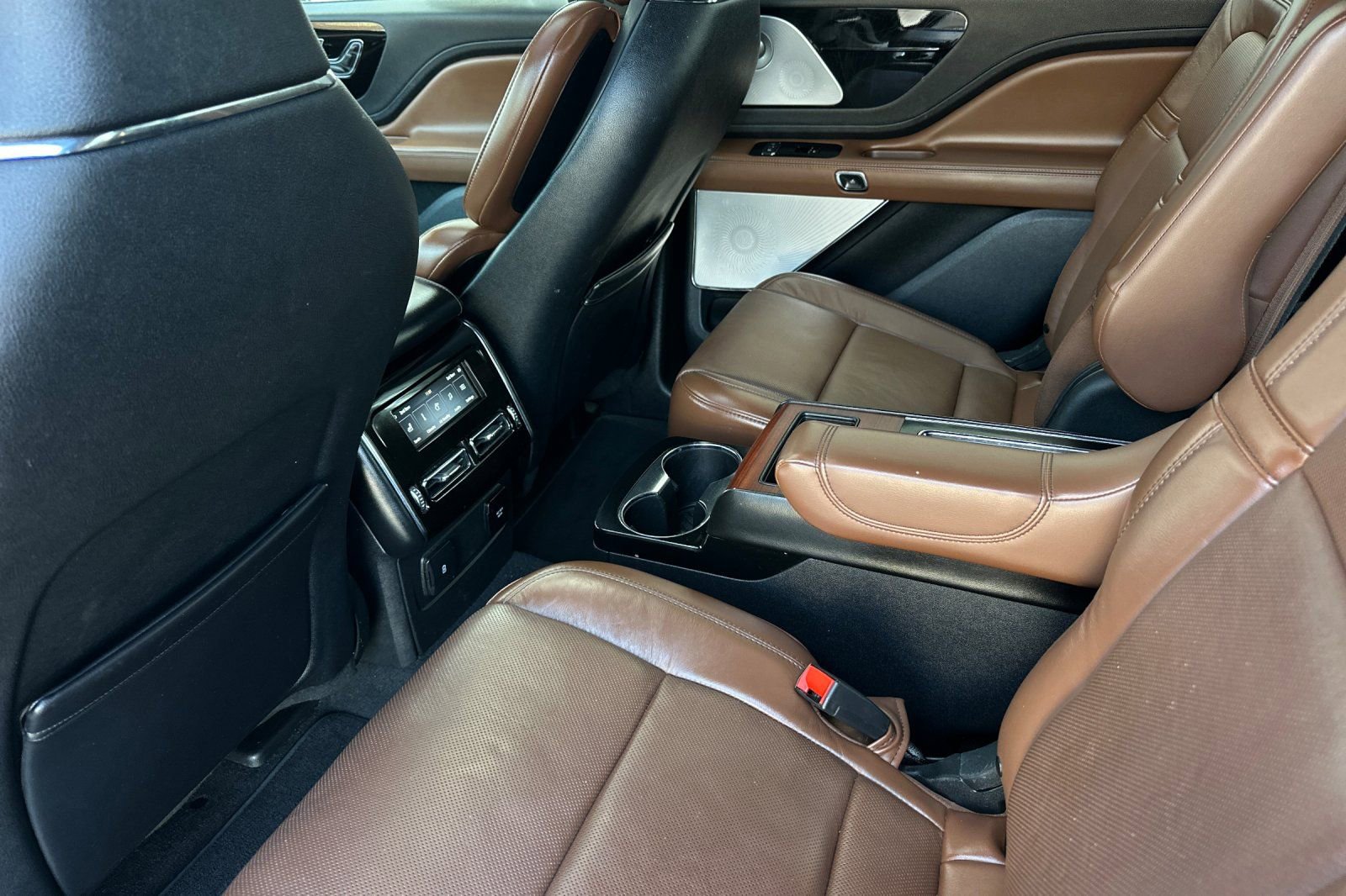 Certified 2021 Lincoln Aviator Reserve w/ Equipment Group 210A image 11