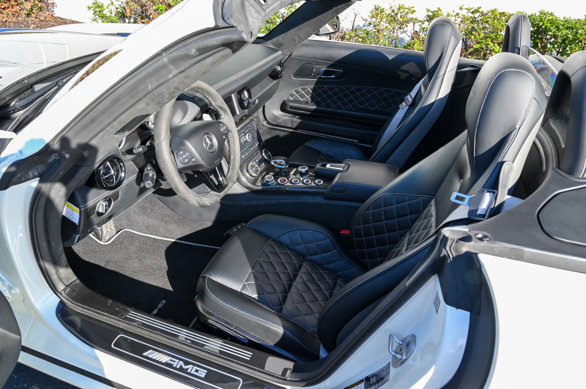 Used 2015 Mercedes-Benz SLS AMG GT Final Edition image 30