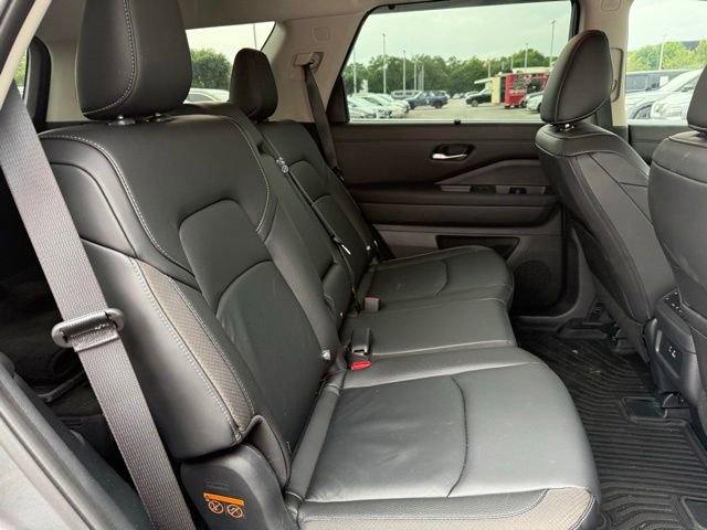 Used 2025 Nissan Pathfinder SL w/ Cargo Package FWD image 18