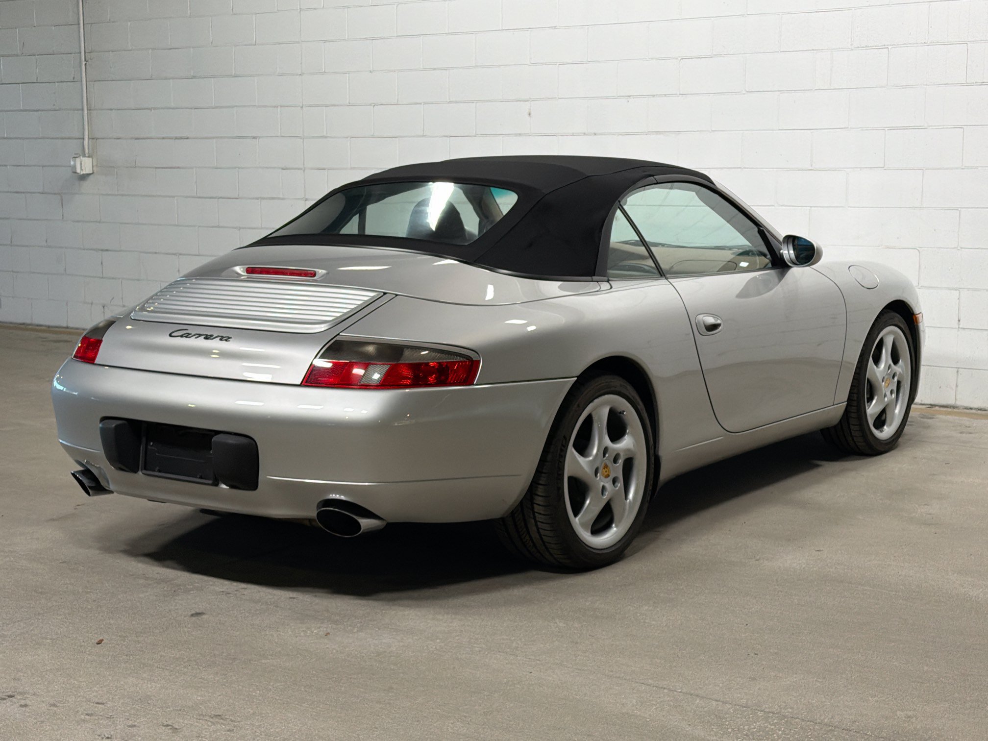 Used 2001 Porsche 911 Carrera RWD image 7