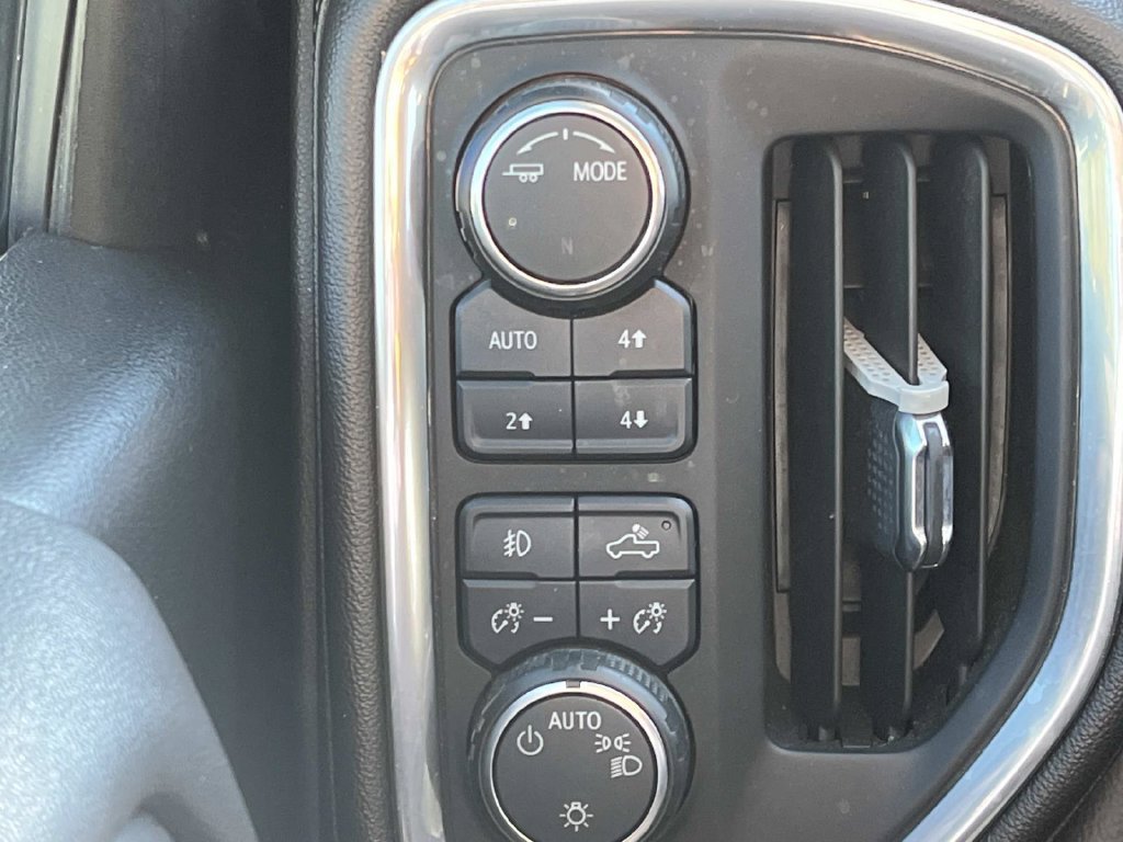 Used 2021 Chevrolet Silverado 1500 LT Trail Boss w/ Convenience Package II AWD/4WD image 33