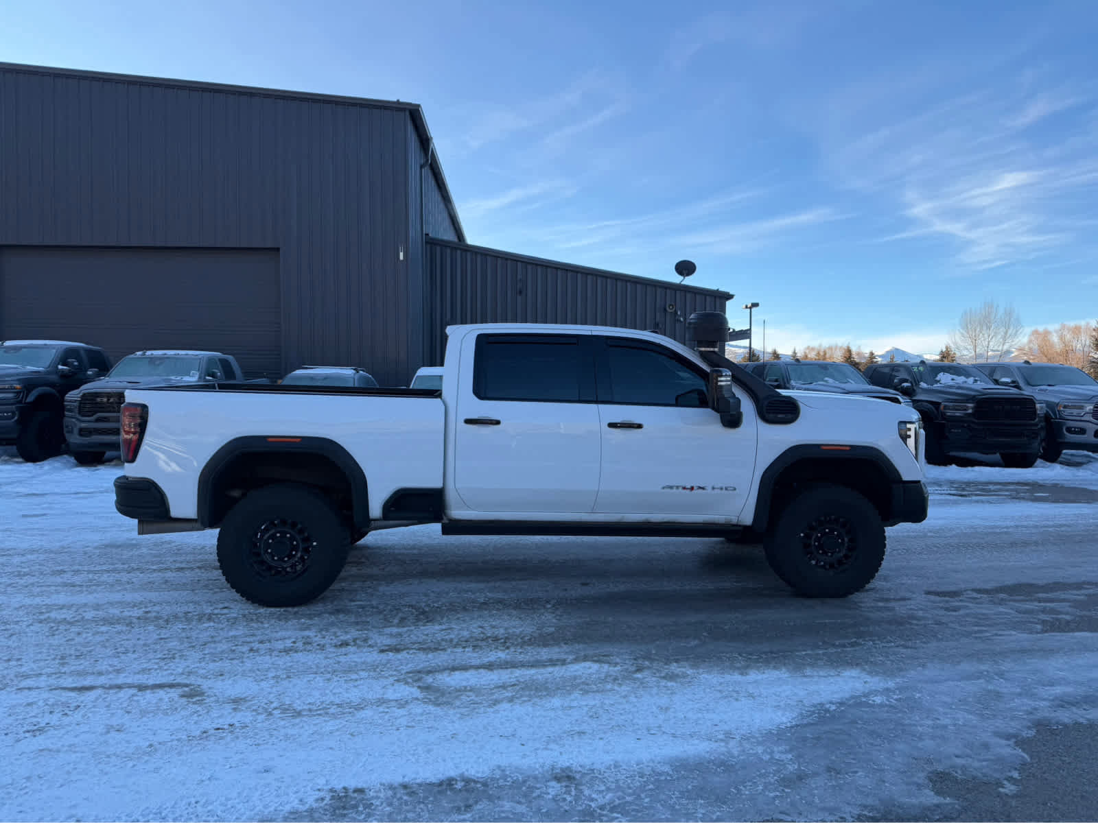 Used 2025 GMC Sierra 2500 AT4X w/ AT4X AEV Edition image 11