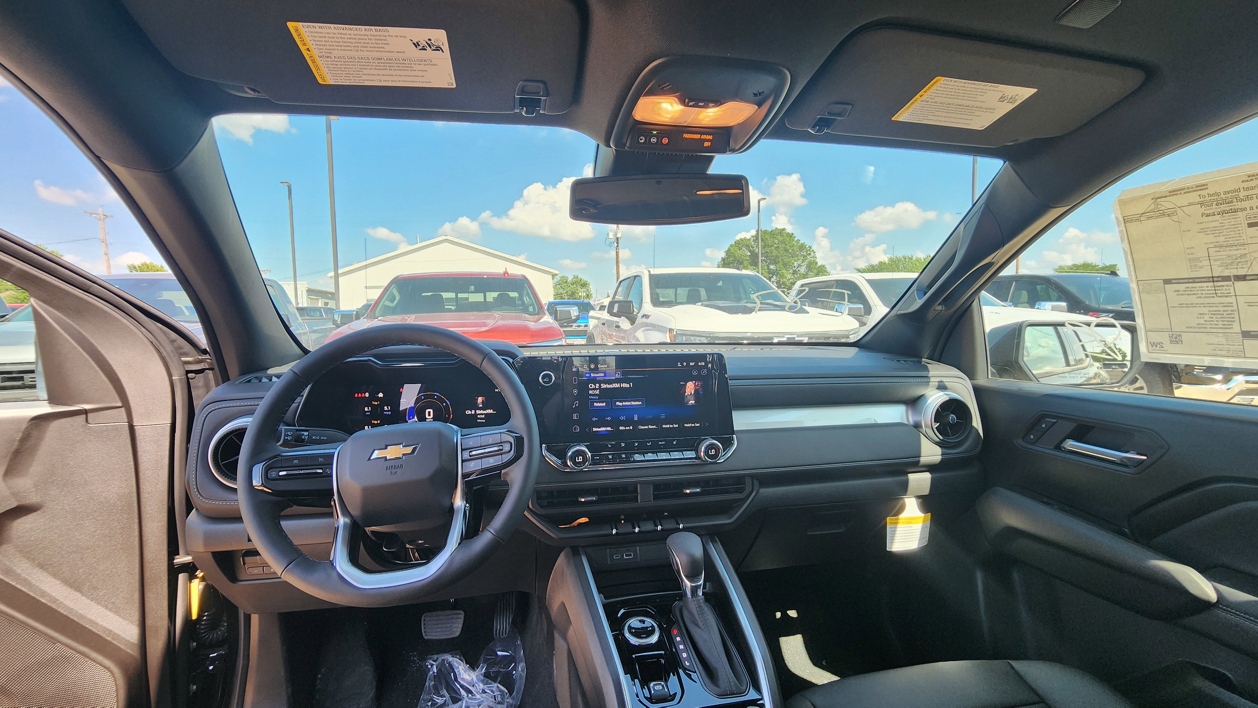 New 2025 Chevrolet Colorado LT w/ LT Convenience Package image 17