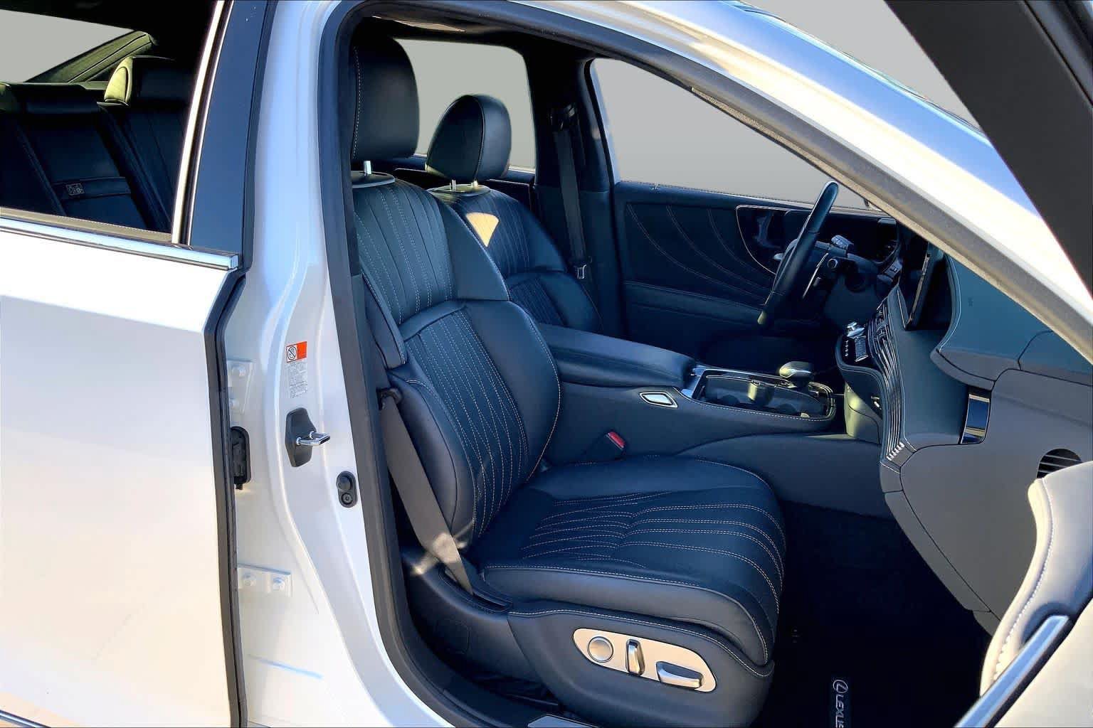 Used 2024 Lexus LS 500 w/ Interior Upgrade Package RWD image 8