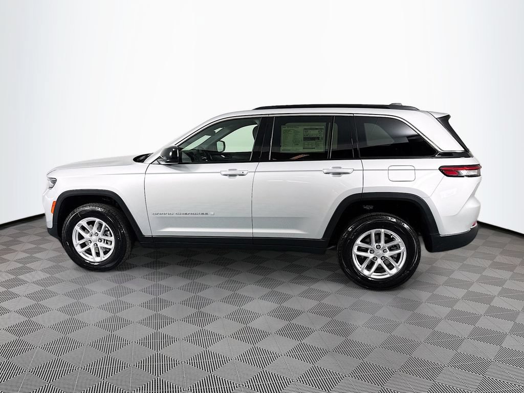 New 2026 Jeep Grand Cherokee Laredo AWD/4WD image 4