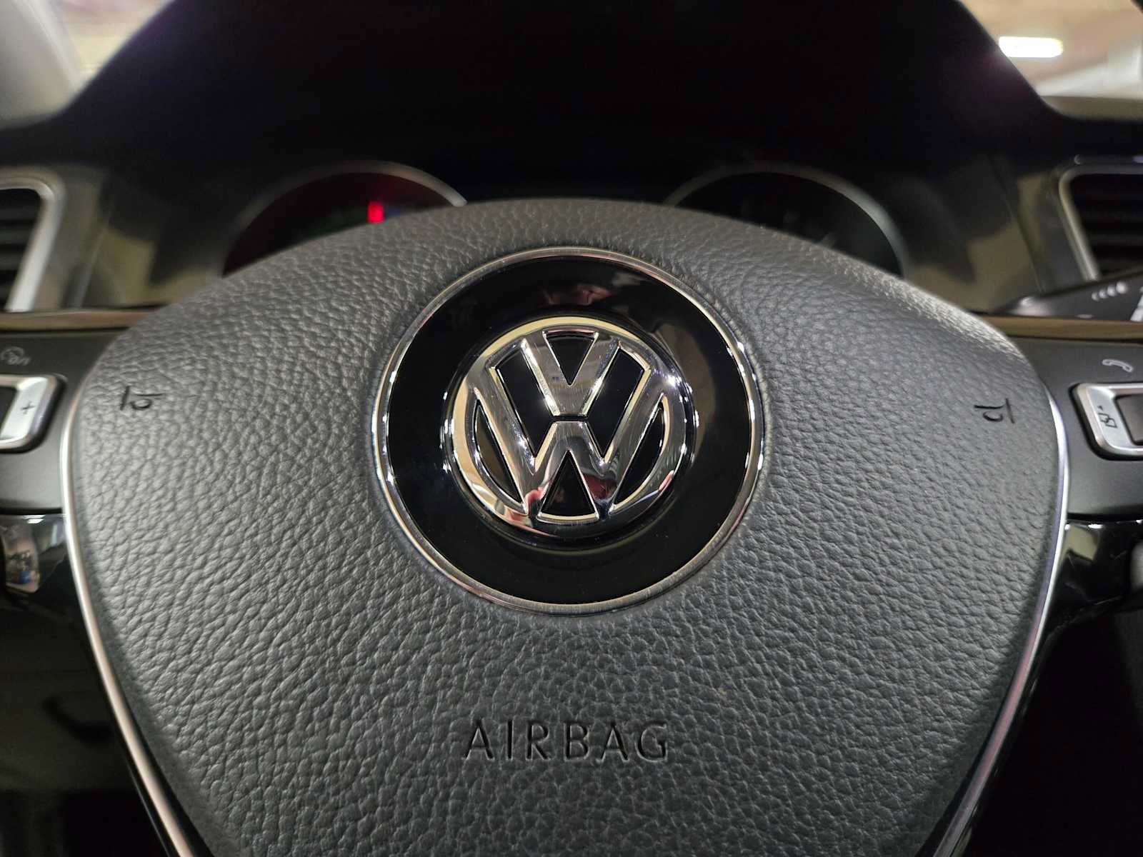 Used 2015 Volkswagen e-Golf SEL Premium FWD image 22