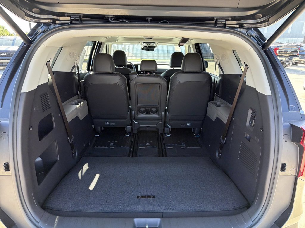 New 2027 Kia Carnival SX FWD image 23