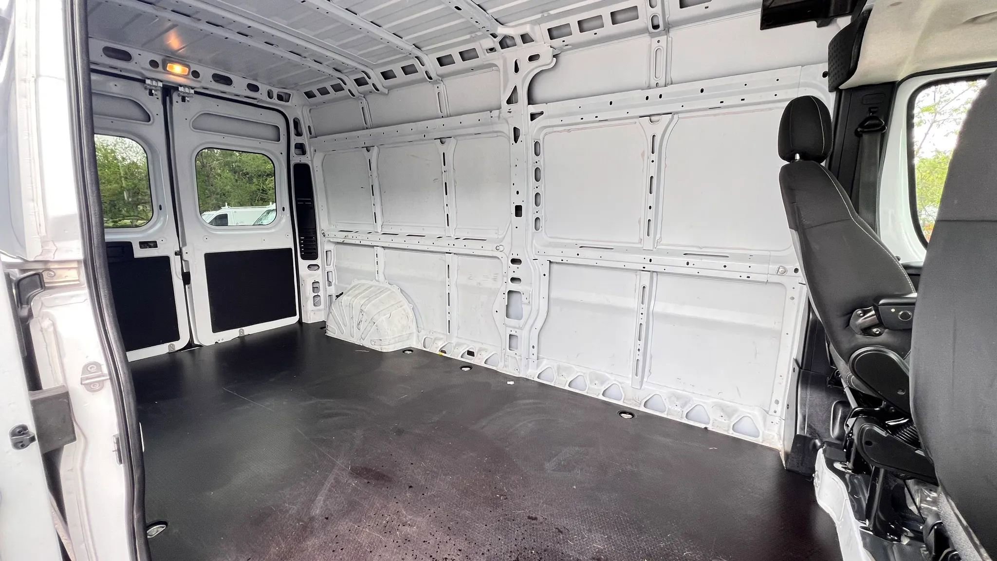 Used 2023 RAM ProMaster 2500 FWD image 16