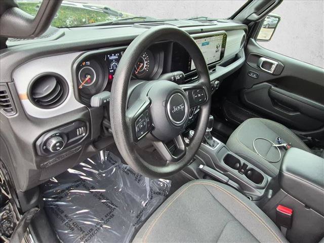 Used 2024 Jeep Gladiator Sport AWD/4WD image 10