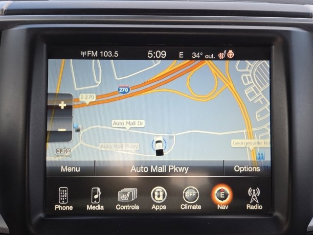 Used 2017 RAM 1500 Classic SLT w/ SLT Plus D￩cor Group image 3