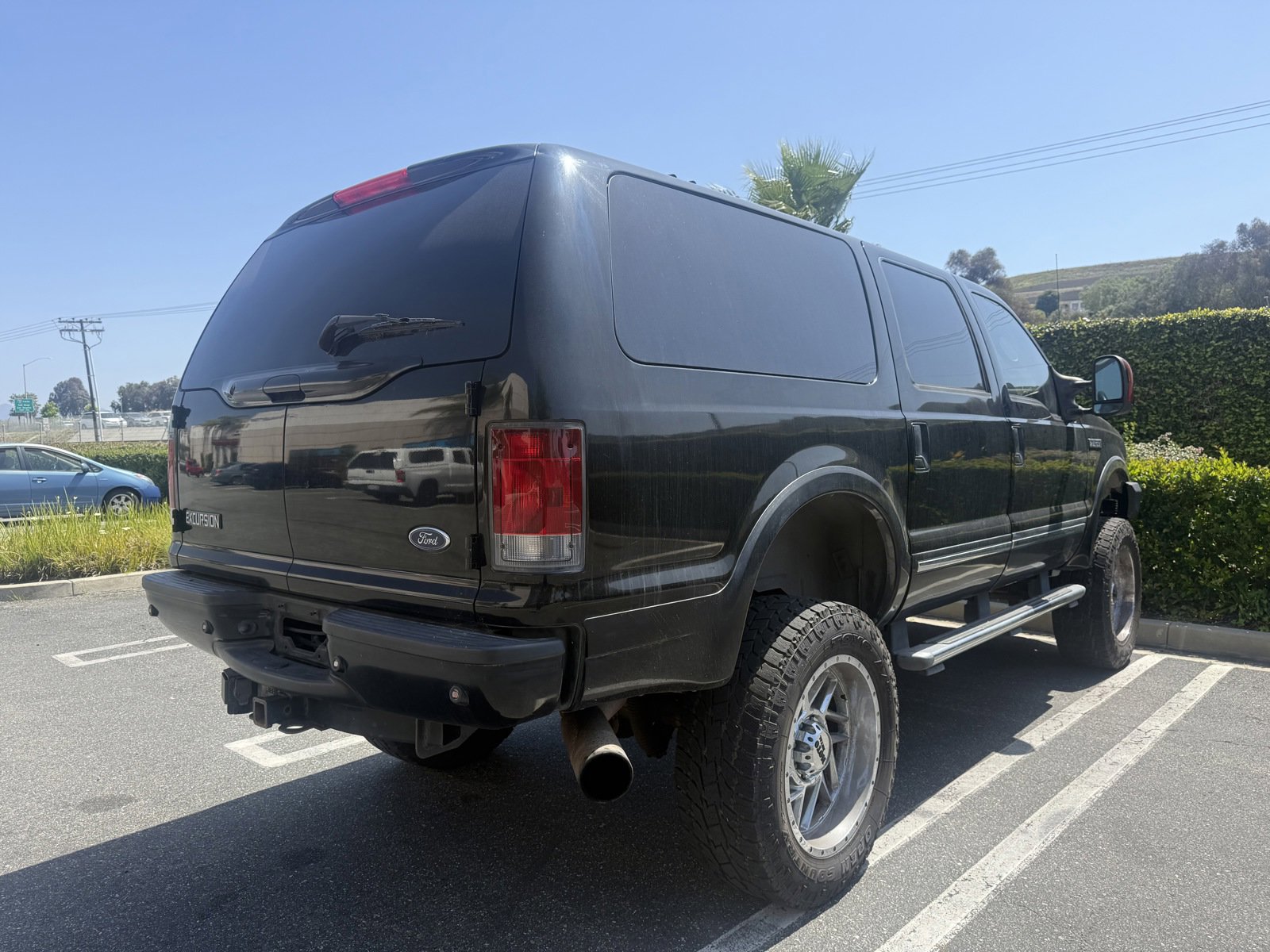 Used 2005 Ford Excursion Limited AWD/4WD image 5