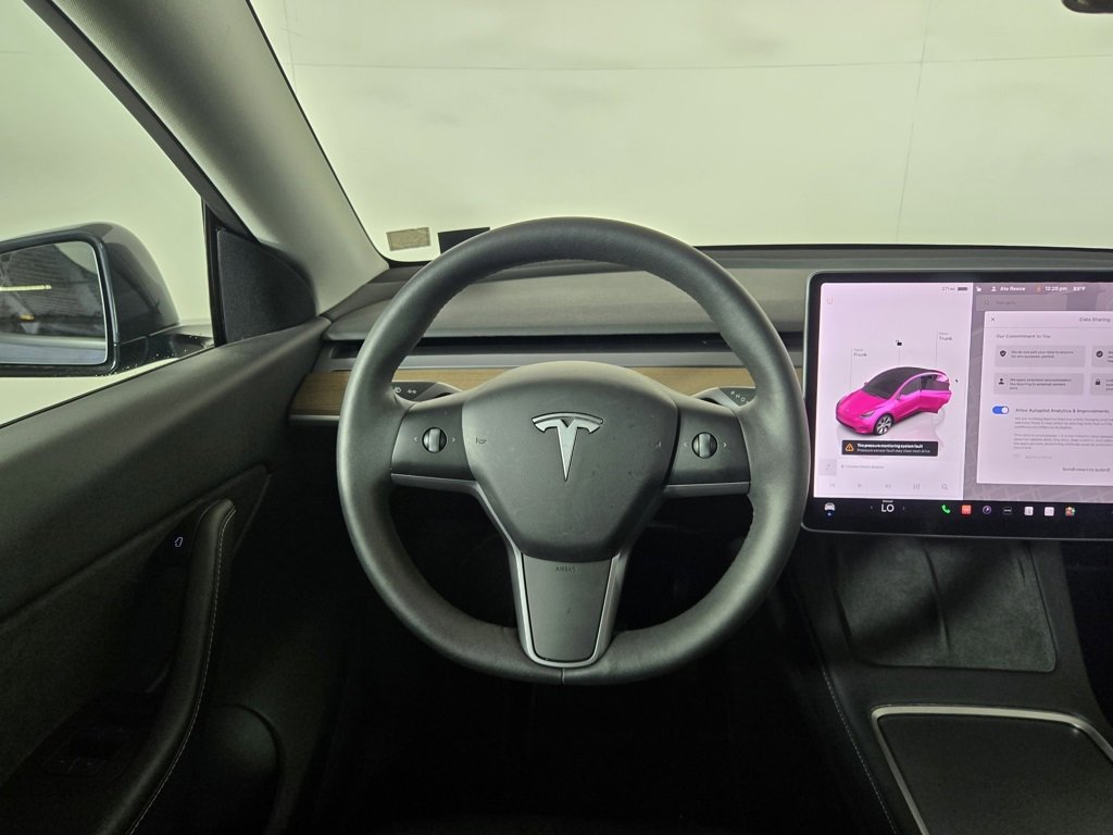 Used 2022 Tesla Model Y Long Range image 24