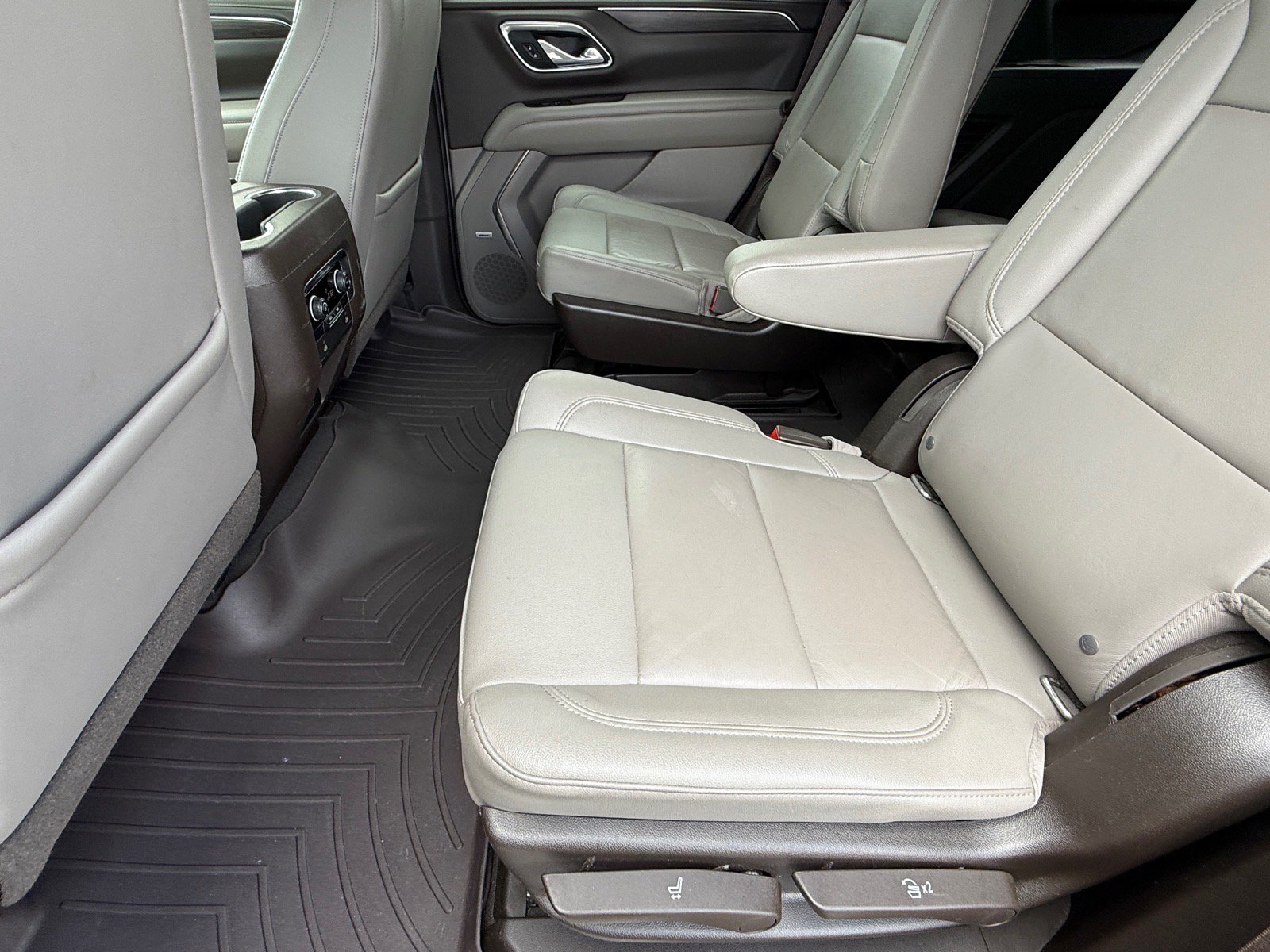 Used 2021 Chevrolet Tahoe LT RWD image 12