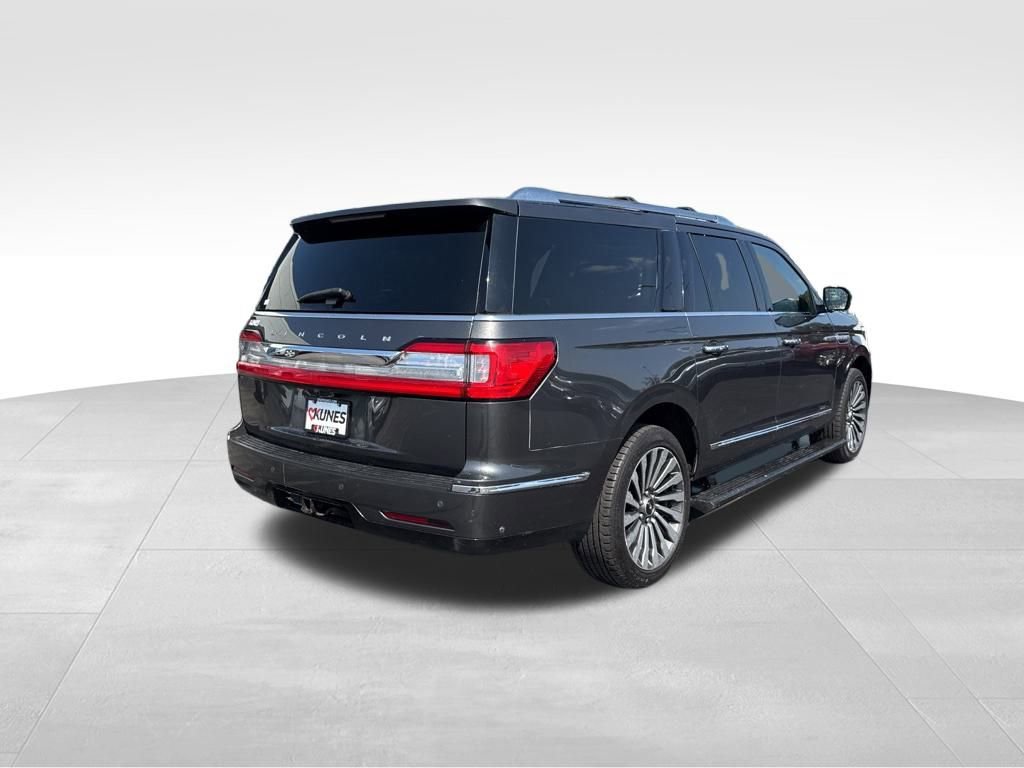 Used 2018 Lincoln Navigator L Reserve w/ Technology Package image 3